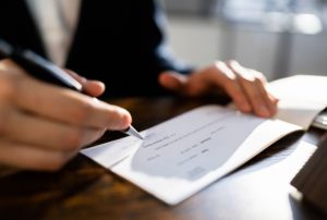 وکیل چک، چک هر آنچه نیاز است در مورد آن بدانید.
